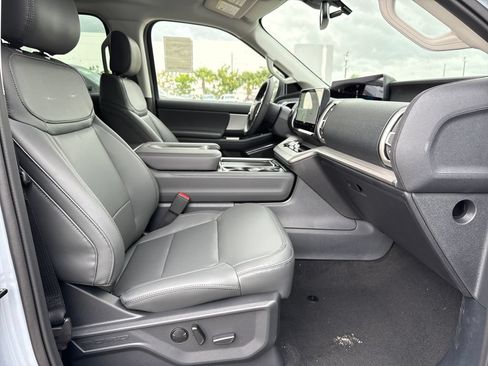 New 2026 Ford Expedition Active RWD image 21