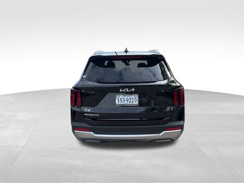 Certified 2025 Kia Sorento S w/ Panoramic Sunroof Package image 4