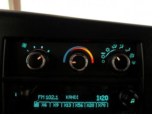 Used 2019 Chevrolet Express 3500 Extended image 9