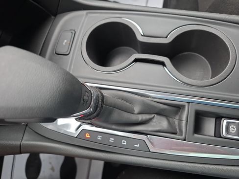 Used 2023 Chevrolet Equinox LT FWD image 20