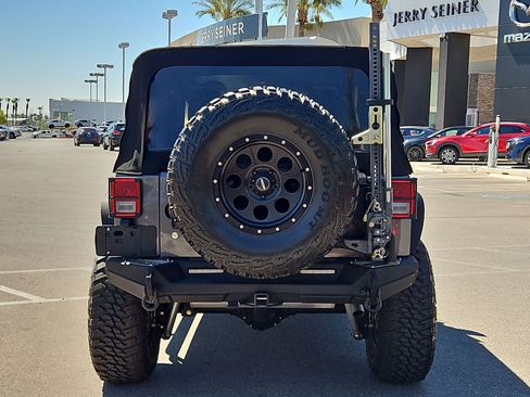 Used 2018 Jeep Wrangler Unlimited Sport S AWD/4WD image 4
