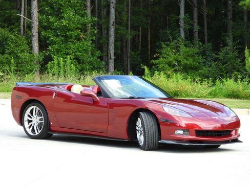 Used 2006 Chevrolet Corvette Convertible w/ Preferred Equipment Group RWD image 9