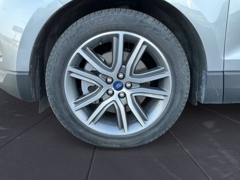 Used 2022 Ford Edge Titanium AWD/4WD image 14