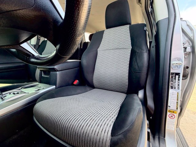 Used 2015 Toyota 4Runner SR5 AWD/4WD image 6