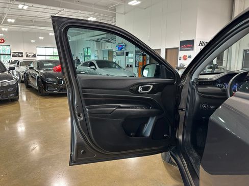 Used 2022 Jeep Compass Trailhawk w/ Sun and Sound Group AWD/4WD image 10
