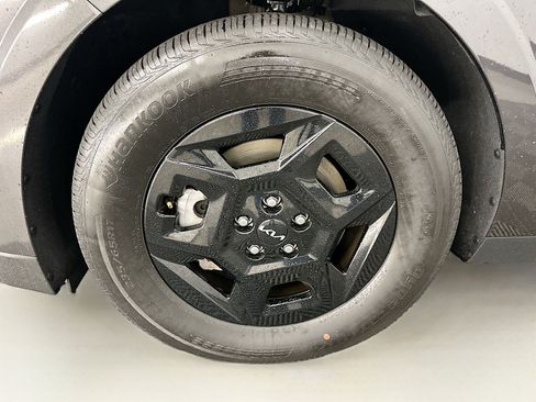 Used 2026 Kia Carnival FWD image 36