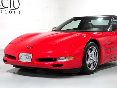 Used 1997 Chevrolet Corvette Coupe w/ Memory Pkg RWD image 30