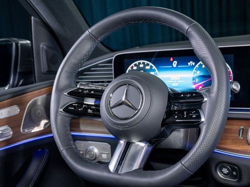 Certified 2025 Mercedes-Benz GLS 450 4MATIC image 21