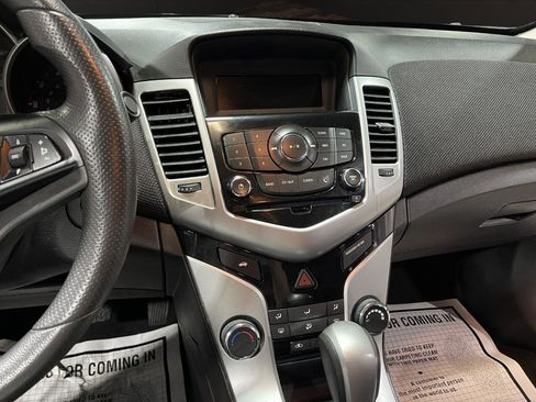 Used 2016 Chevrolet Cruze LT image 16