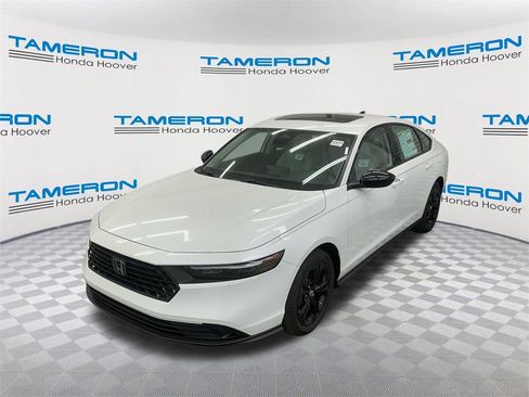 New 2025 Honda Accord SE image 1