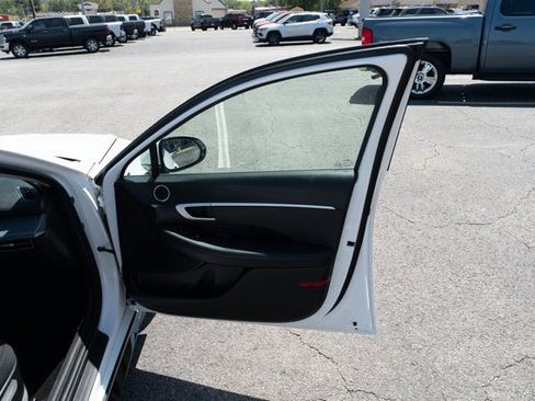 Used 2025 Hyundai Sonata SEL FWD image 16