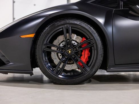 Used 2020 Lamborghini Huracan EVO image 20