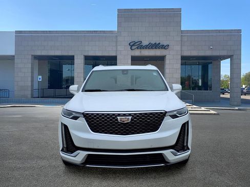 Used 2023 Cadillac XT6 Premium Luxury AWD/4WD image 2