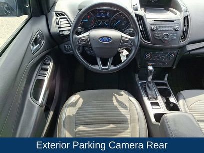 Used 2017 Ford Escape SE w/ SE Sport Appearance Package