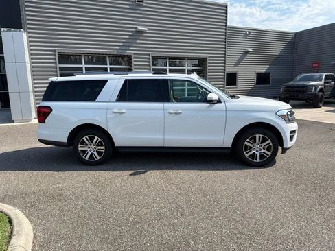 Used 2024 Ford Expedition Max Limited RWD image 3