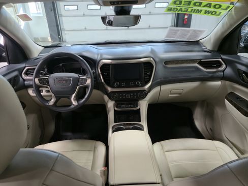 Certified 2020 GMC Acadia Denali w/ Technology Package image 10