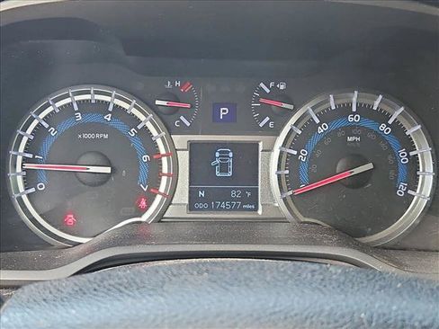 Used 2019 Toyota 4Runner SR5 AWD/4WD image 13