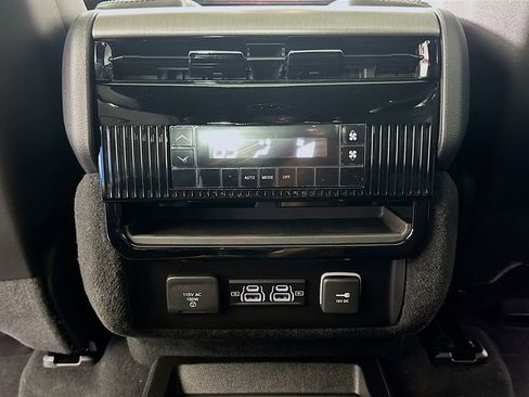 New 2026 Jeep Grand Wagoneer 4WD image 27