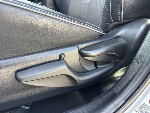 Used 2016 Toyota Corolla S image 19