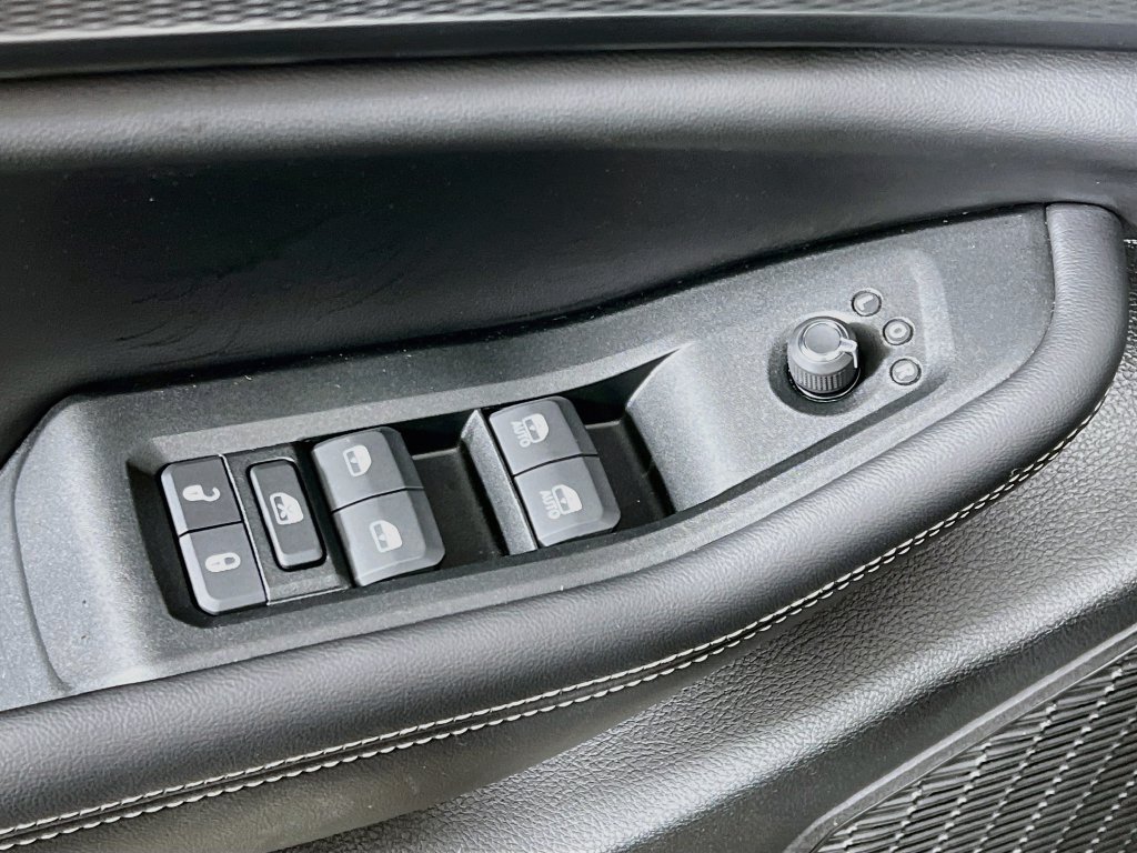 Used 2024 Jeep Grand Cherokee Altitude AWD/4WD image 17