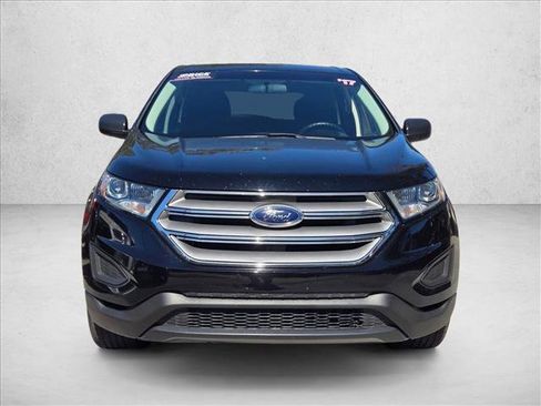 Used 2017 Ford Edge SE image 2