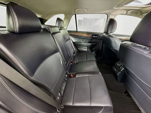 Used 2018 Subaru Outback 2.5i Limited AWD/4WD image 32