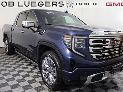 Certified 2023 GMC Sierra 1500 Denali w/ Denali Reserve Package AWD/4WD image 5