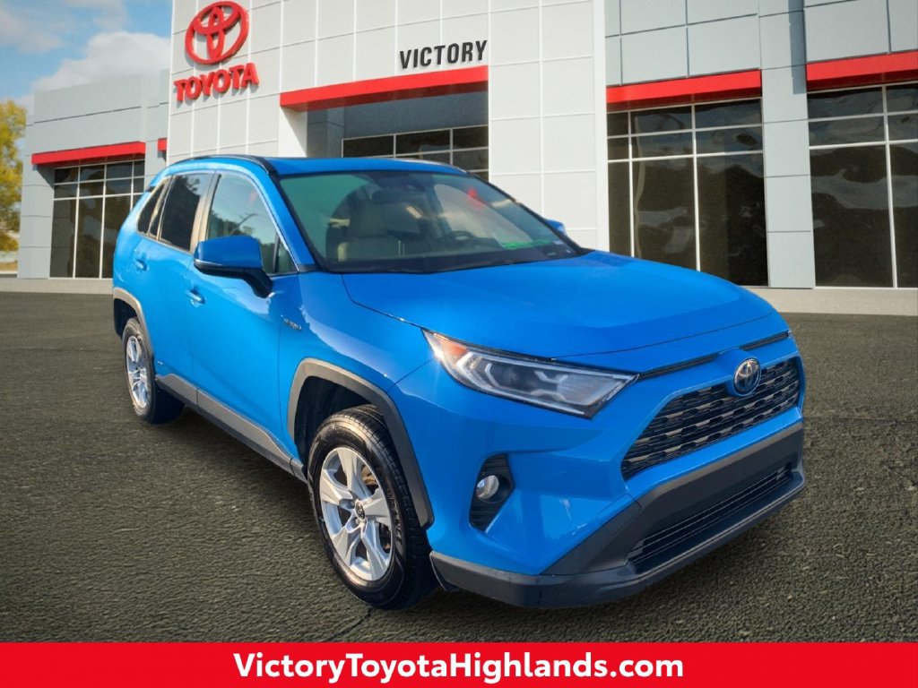 Used 2020 Toyota RAV4 XLE w/ Convenience Package AWD/4WD image 1