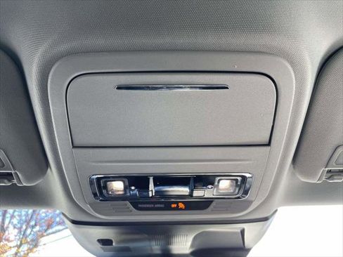 Used 2022 Lincoln Corsair Standard w/ Equipment Group 101A image 31