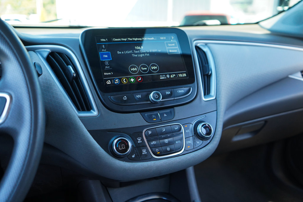 Used 2024 Chevrolet Malibu LT FWD image 8