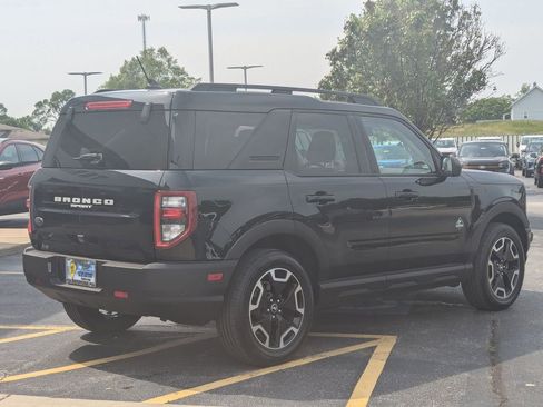 Used 2021 Ford Bronco Sport Outer Banks w/ Outer Banks Package image 3