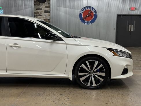 Used 2020 Nissan Altima 2.5 SR AWD/4WD image 16
