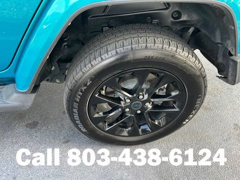 Used 2024 Jeep Wrangler Unlimited Sahara w/ Technology Group AWD/4WD image 36
