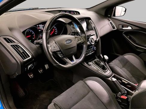 Used 2017 Ford Focus RS AWD/4WD image 12