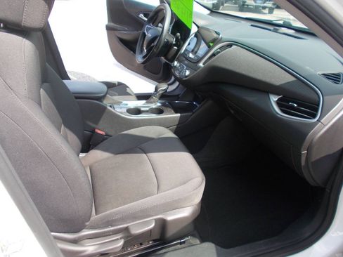 Used 2022 Chevrolet Malibu LS w/ Driver Confidence Package II FWD image 9
