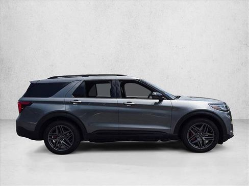 Used 2025 Ford Explorer ST AWD/4WD image 3