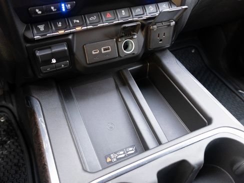 Used 2023 GMC Sierra 3500 Denali image 5