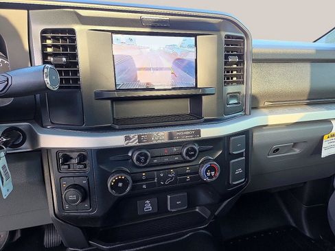 Used 2025 Ford F250 XLT AWD/4WD image 17