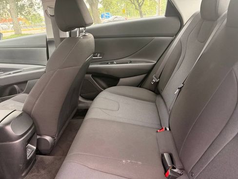 Used 2026 Hyundai Elantra SE FWD image 7