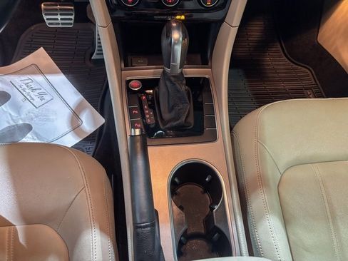 Used 2020 Volkswagen Passat 2.0T SEL image 22