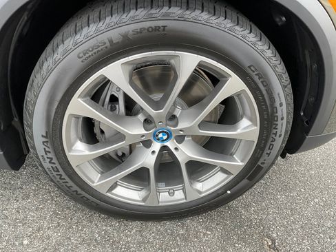 Used 2024 BMW X5 xDrive50e w/ Parking Assistance Package AWD/4WD image 25
