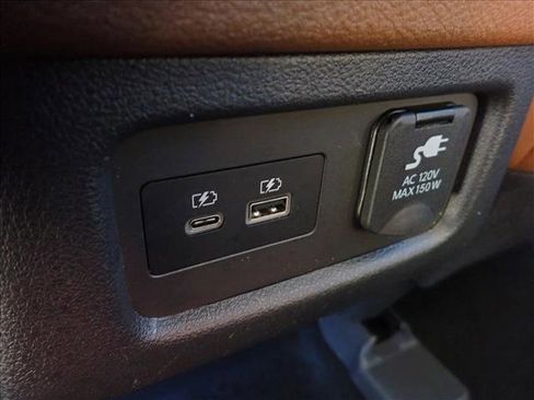 Used 2022 Nissan Pathfinder Platinum image 12