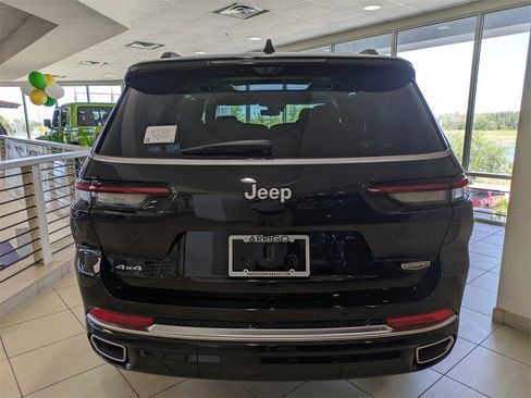 New 2025 Jeep Grand Cherokee L Summit w/ Advanced Protech Group IV image 6