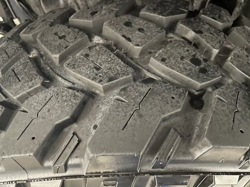 Used 2024 Jeep Gladiator Sport image 23