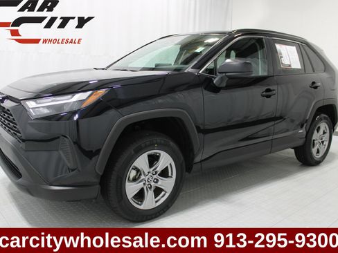 Used 2024 Toyota RAV4 LE AWD/4WD image 1