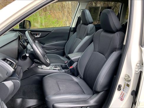 Used 2019 Subaru Forester Premium AWD/4WD image 9