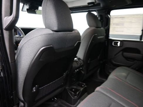 New 2025 Jeep Wrangler Unlimited Rubicon w/ Technology Group image 29