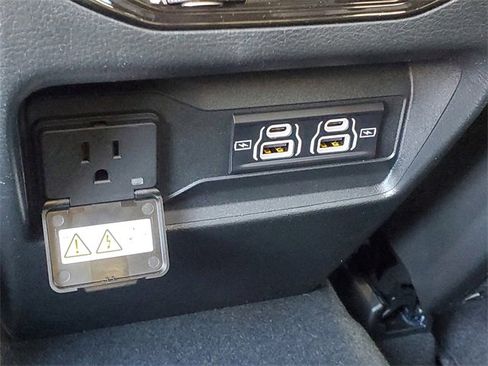 New 2025 Jeep Grand Cherokee Laredo X w/ Luxury Tech Group I image 10