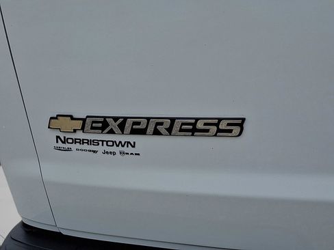 Used 2023 Chevrolet Express 3500 LS image 27