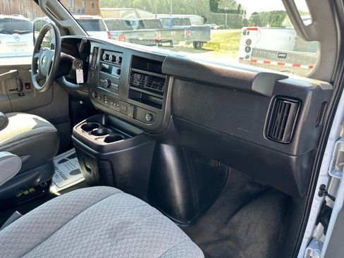 Used 2019 Chevrolet Express 3500 LT w/ LT Preferred Equipment Group RWD image 35
